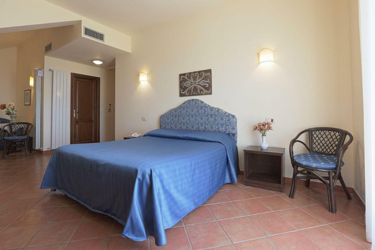 Pigna D'Oro Country Hotel Санто-Стефано Экстерьер фото