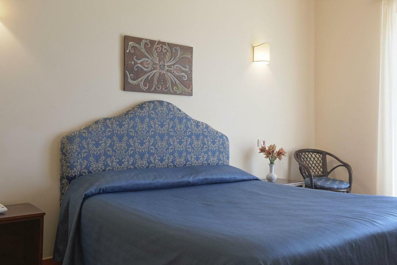 Pigna D'Oro Country Hotel Санто-Стефано Экстерьер фото