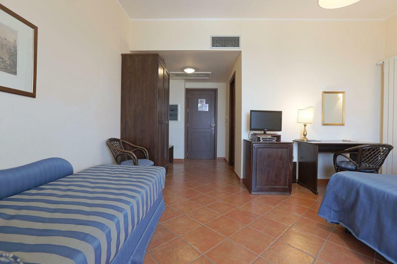 Pigna D'Oro Country Hotel Санто-Стефано Экстерьер фото