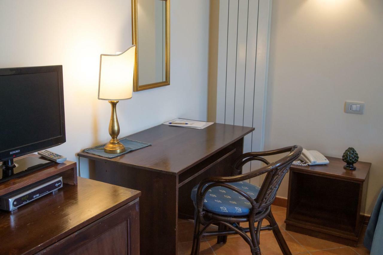 Pigna D'Oro Country Hotel Санто-Стефано Экстерьер фото