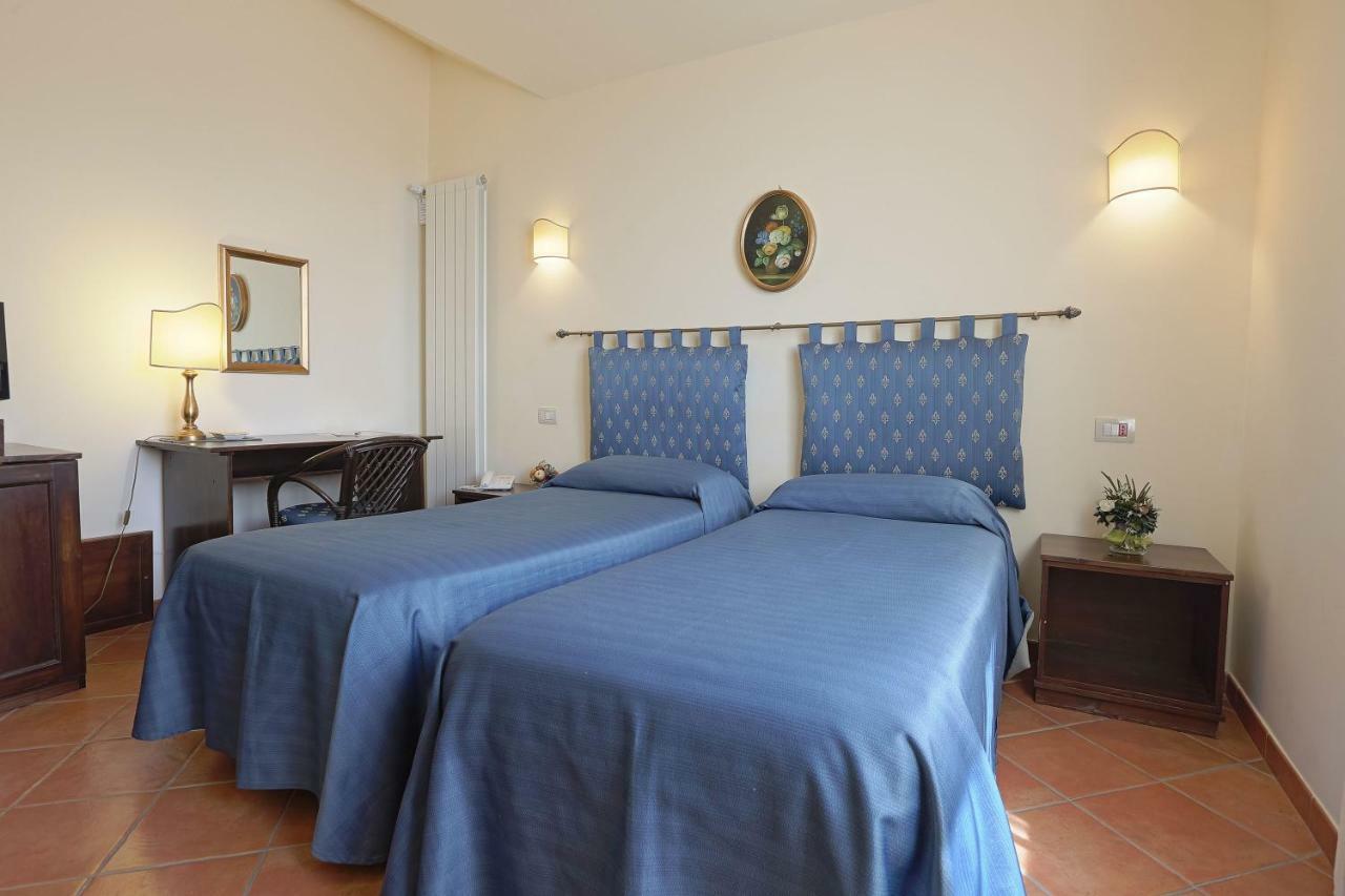 Pigna D'Oro Country Hotel Санто-Стефано Экстерьер фото