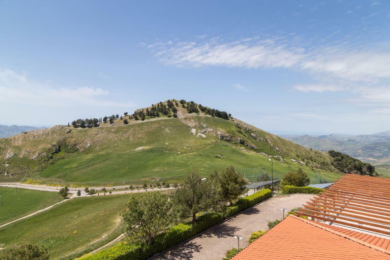 Pigna D'Oro Country Hotel Санто-Стефано Экстерьер фото