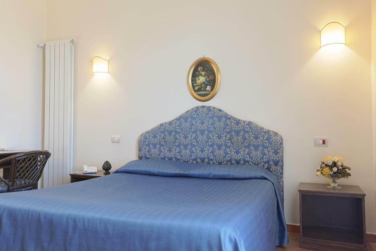 Pigna D'Oro Country Hotel Санто-Стефано Экстерьер фото