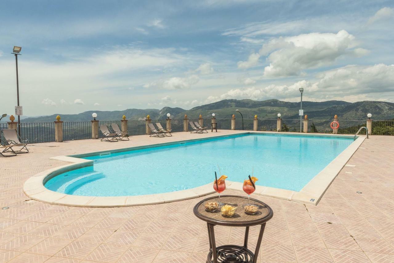 Pigna D'Oro Country Hotel Санто-Стефано Экстерьер фото