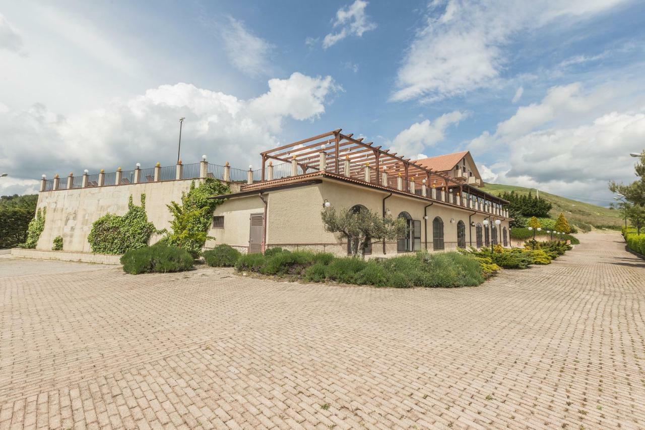 Pigna D'Oro Country Hotel Санто-Стефано Экстерьер фото