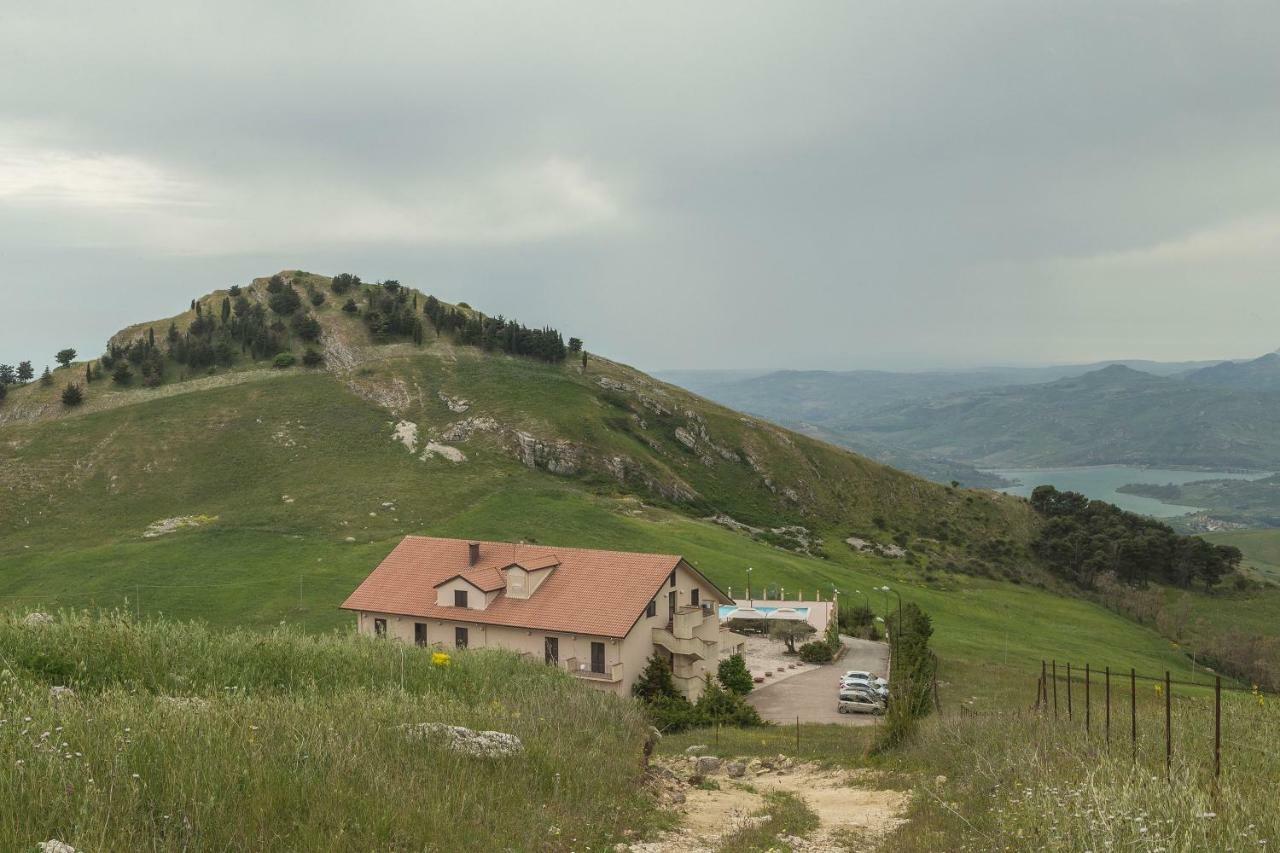 Pigna D'Oro Country Hotel Санто-Стефано Экстерьер фото